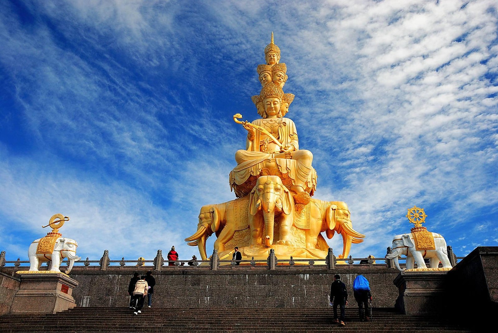 6-Day Chengdu Panda Leshan Buddha & Emei Mountain Tour