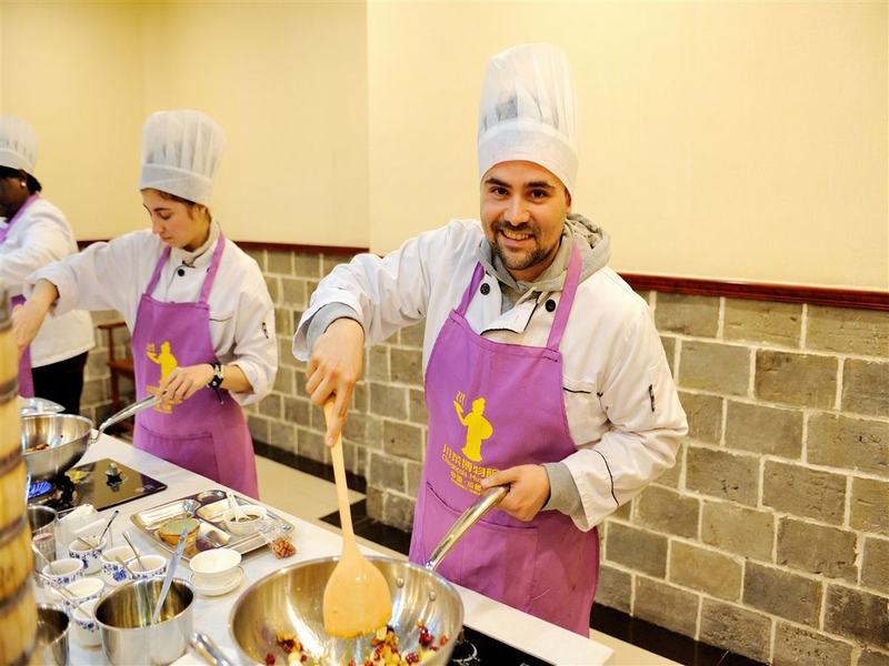 1-day Chengdu Panda & Sichuan Culinary Food Tour